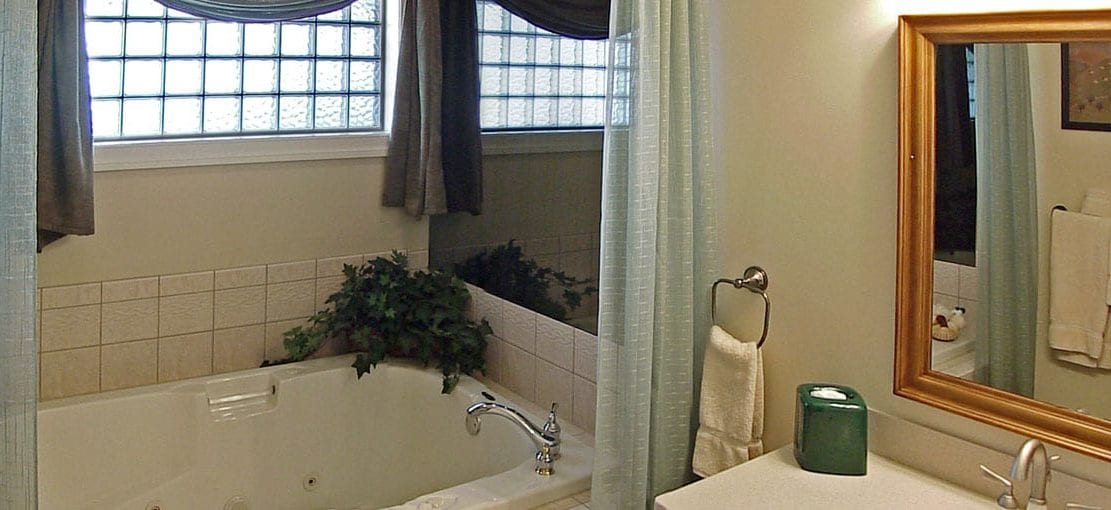 Show Suite Bathroom
