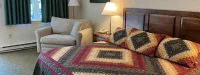 Best Hotels in Lancaster, PA (2026 Guide). A cozy room at one of Bird-in-Hand's lodging spots.